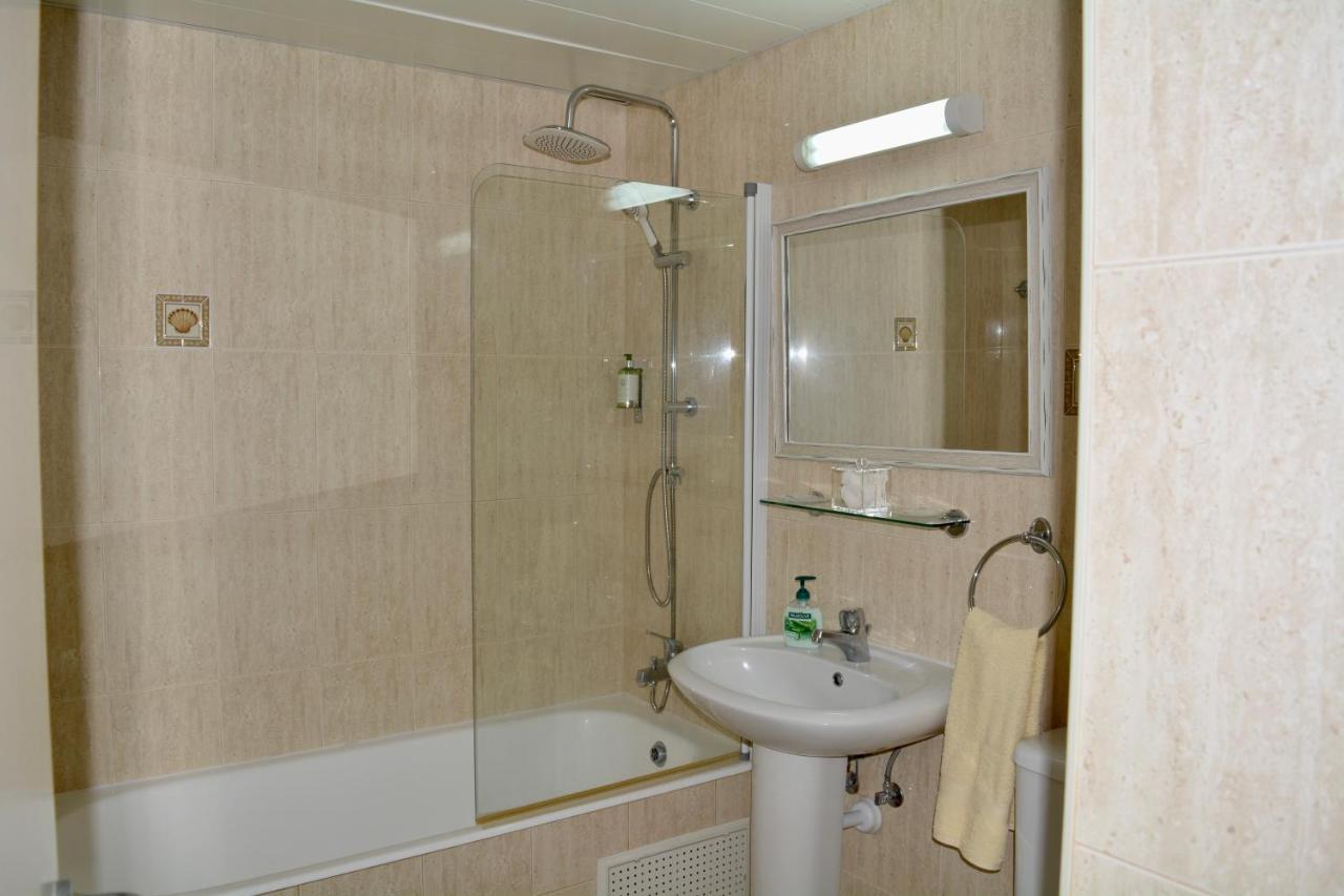 Queens Gardens - Kato Paphos - Next To Kings Ave Mall --- By Yiota Exterior photo